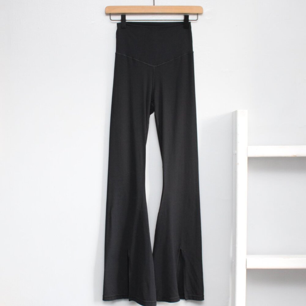 OFFLINE by Aerie Real Me XTRA High Waisted Slit Flare Leggings- Size small SHORT